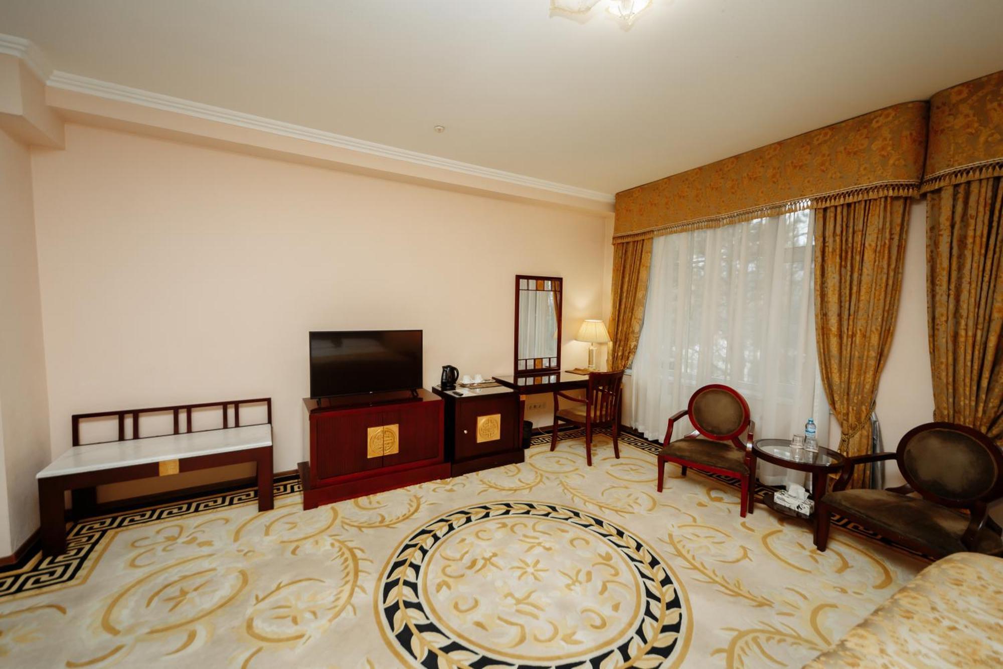 Hotel Royal Florence Chisinau Exterior photo